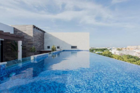 OneBR w Balcony or Small Studio in Playa del Carmen, BBQ, Pool Infinite, Whirlpool, AC, TV Smart, 200mb